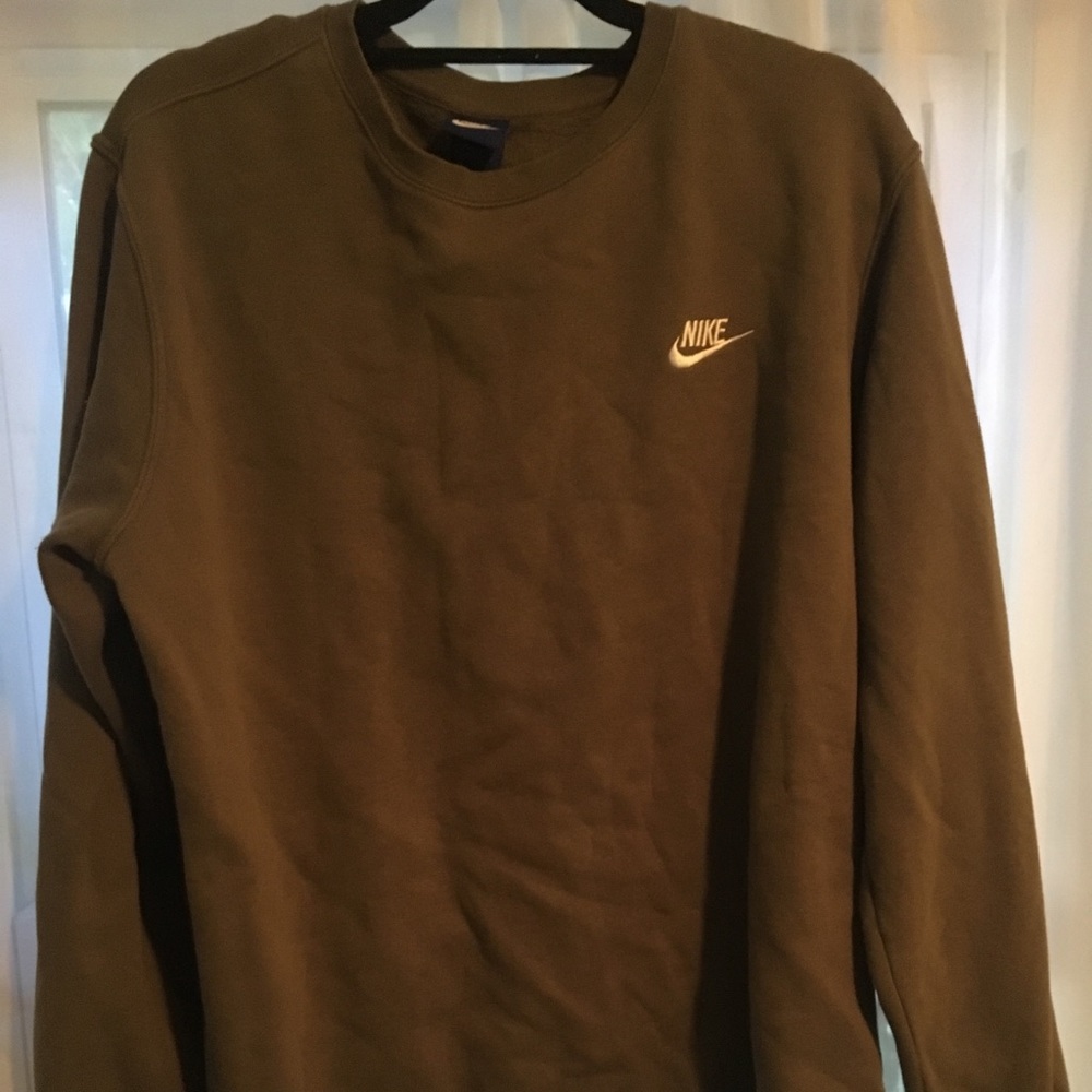 NIKE OLIVE GREEN CREWNECK